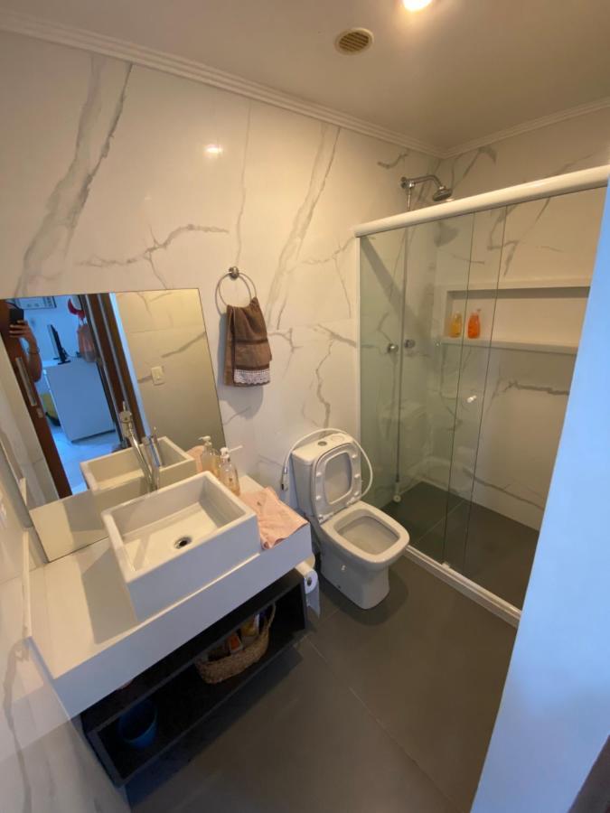 Casa Com 4 Quartos E 3 No Ferradura. *